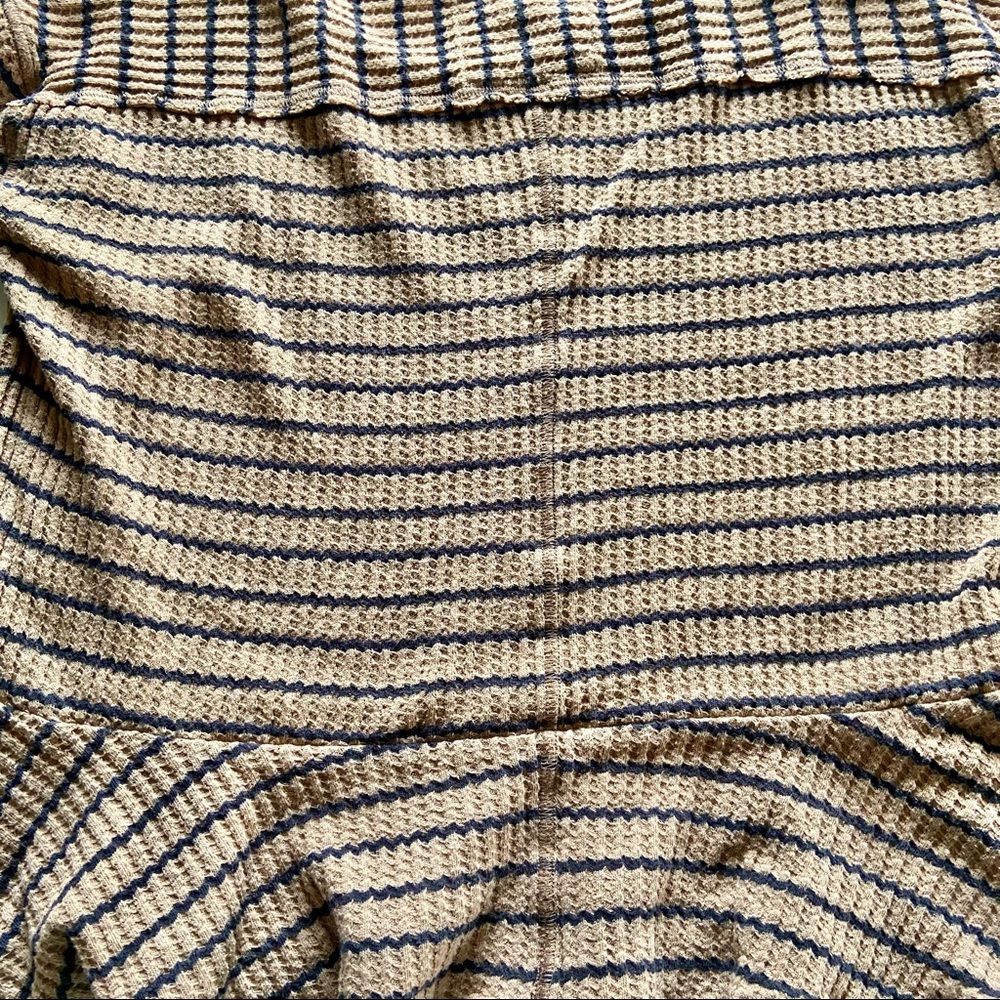 FREE PEOPLE Auntie Em Textured Thermal Top Tan - Picture 9 of 10